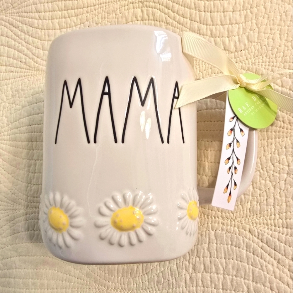 NWT Rae Dunn 'Mama' Ceramic Mug With Daisies, 18 Oz